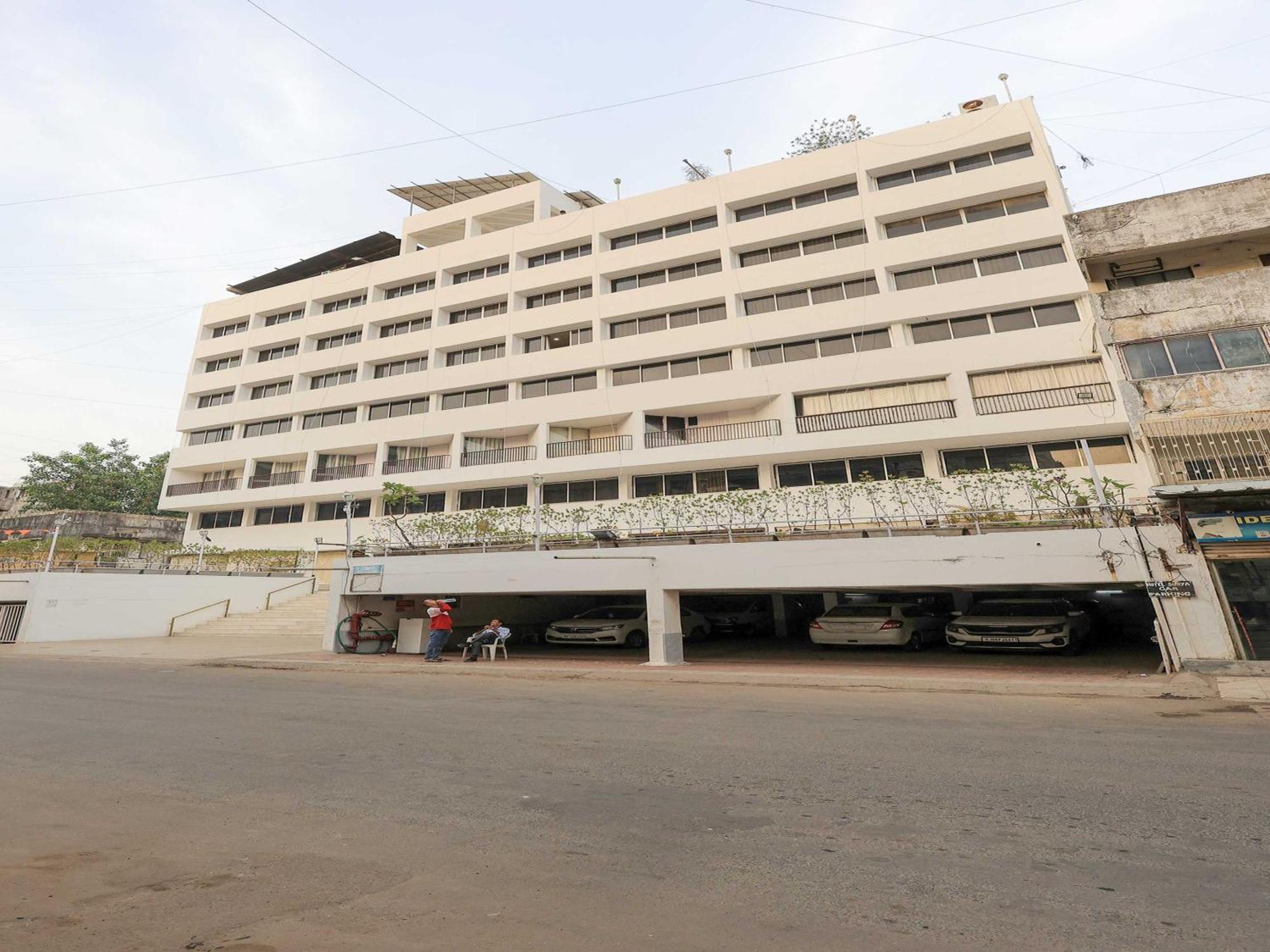 Palette Hotel Surya Vadodara Luaran gambar