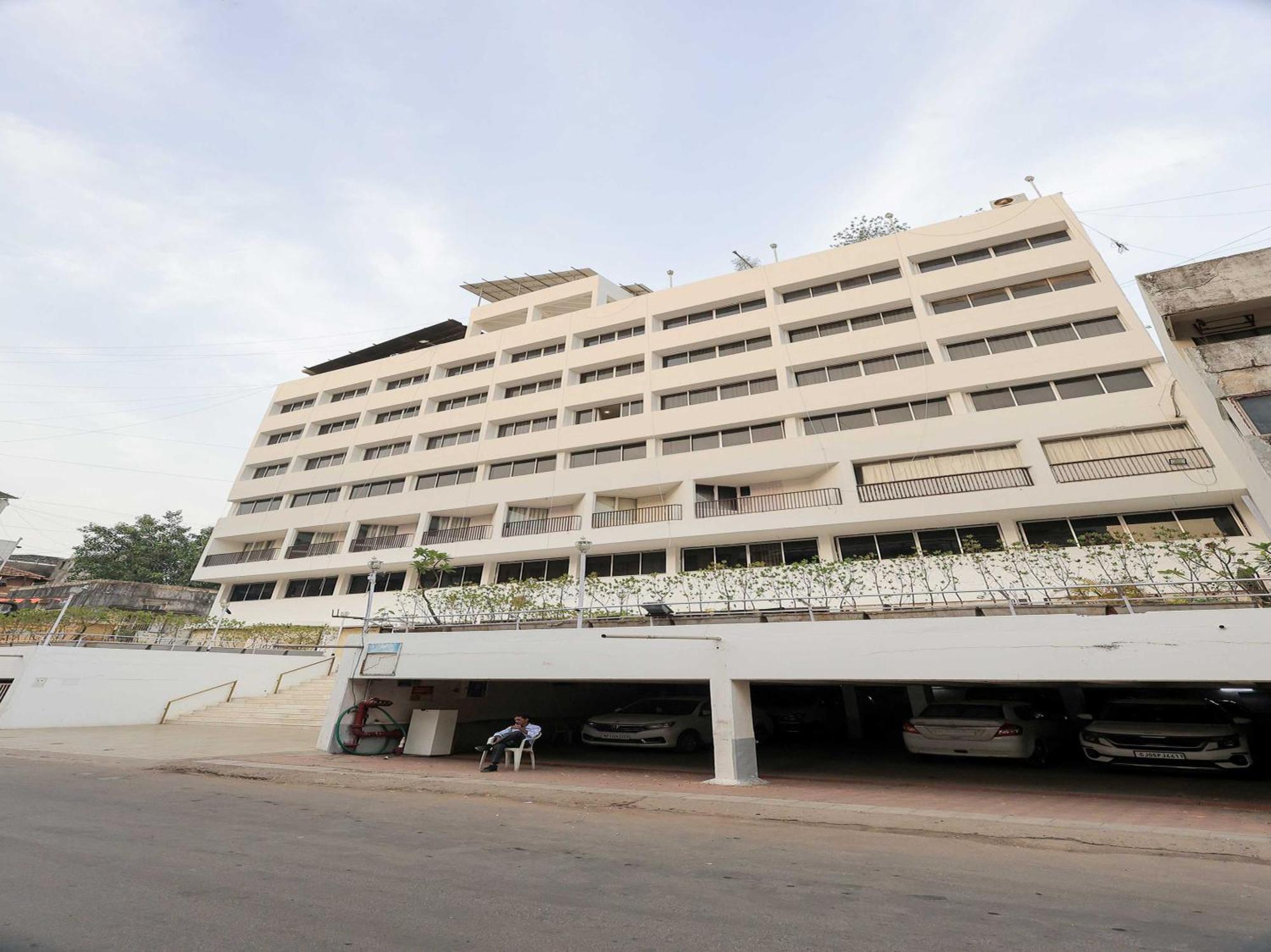 Palette Hotel Surya Vadodara Luaran gambar