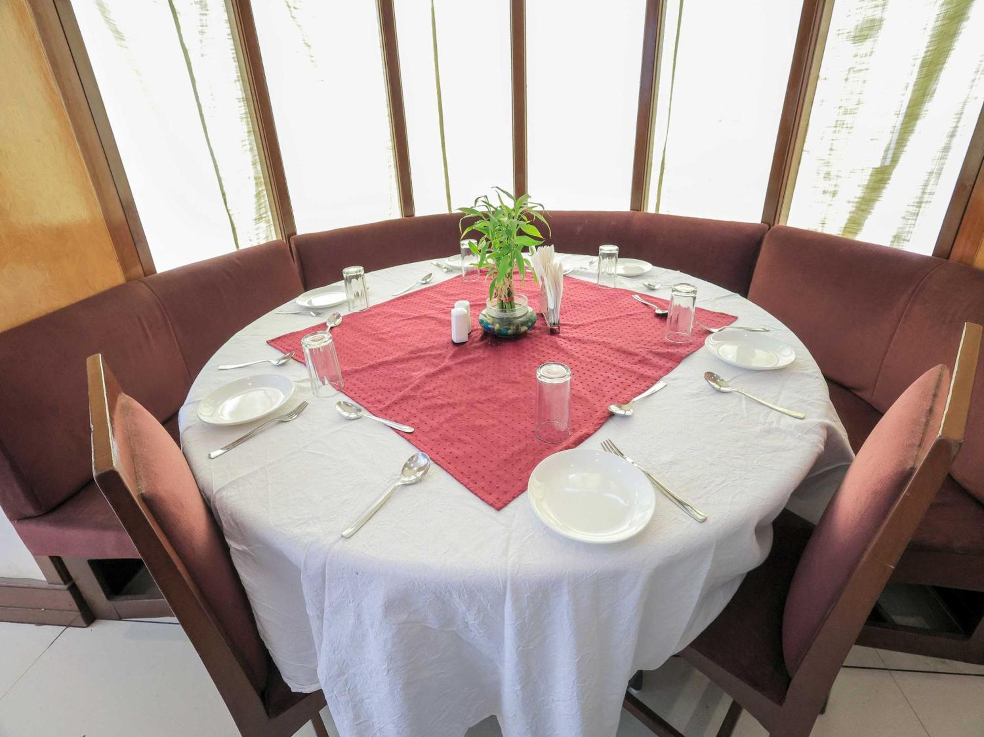 Palette Hotel Surya Vadodara Luaran gambar