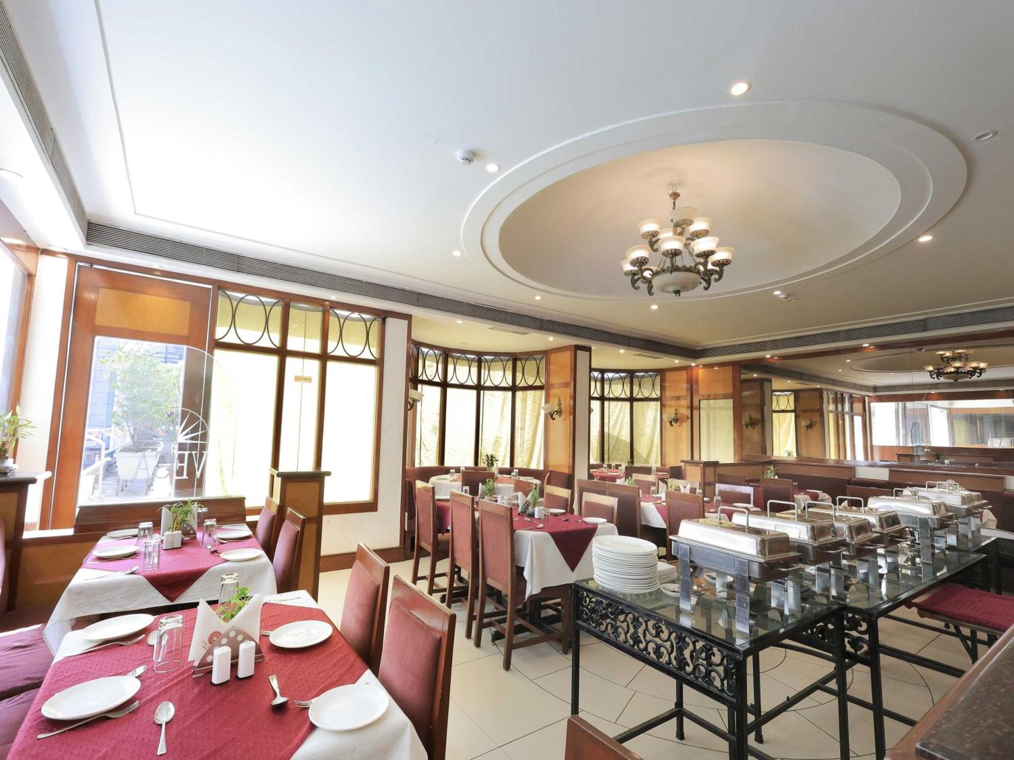 Palette Hotel Surya Vadodara Luaran gambar