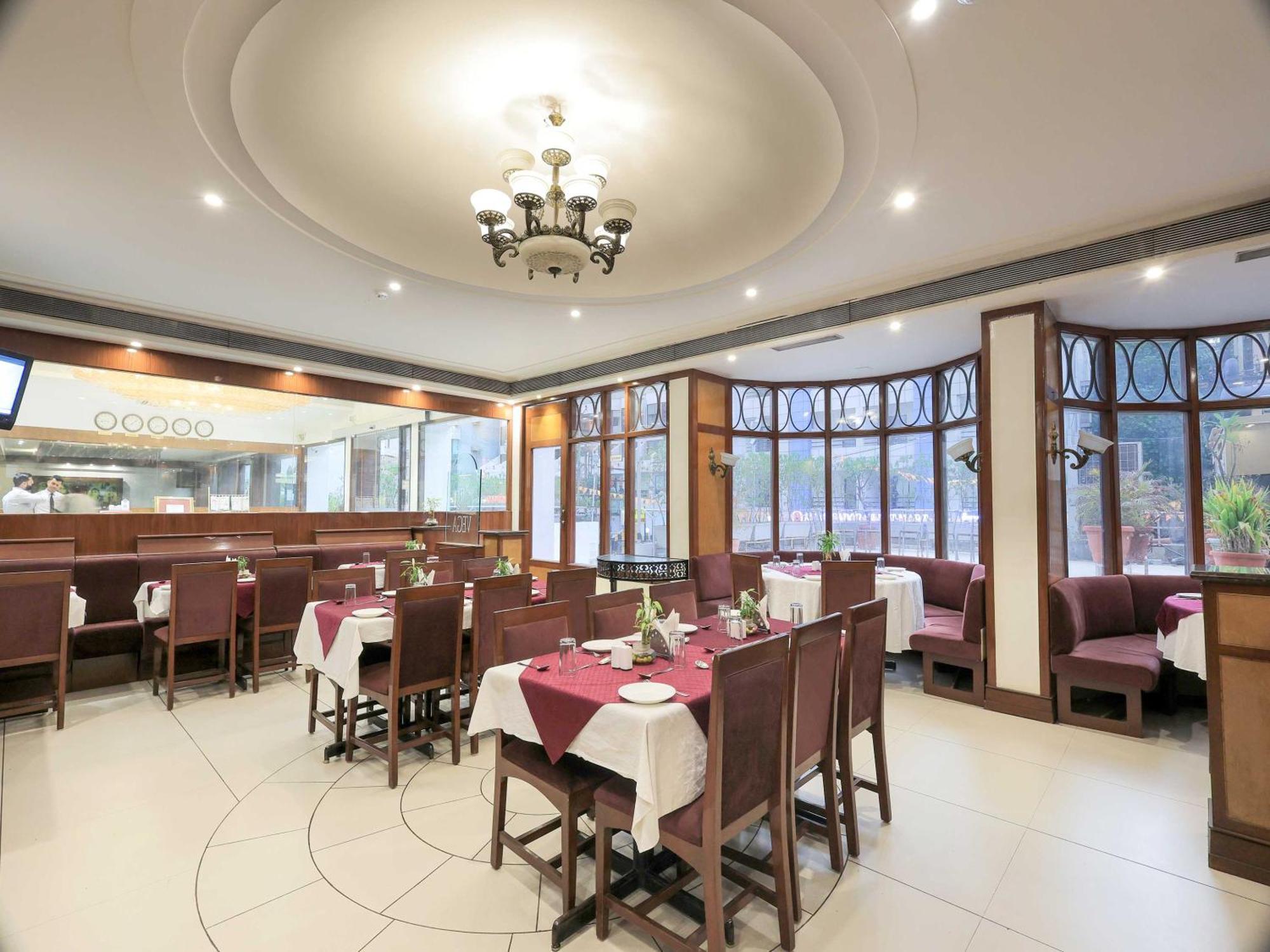 Palette Hotel Surya Vadodara Luaran gambar