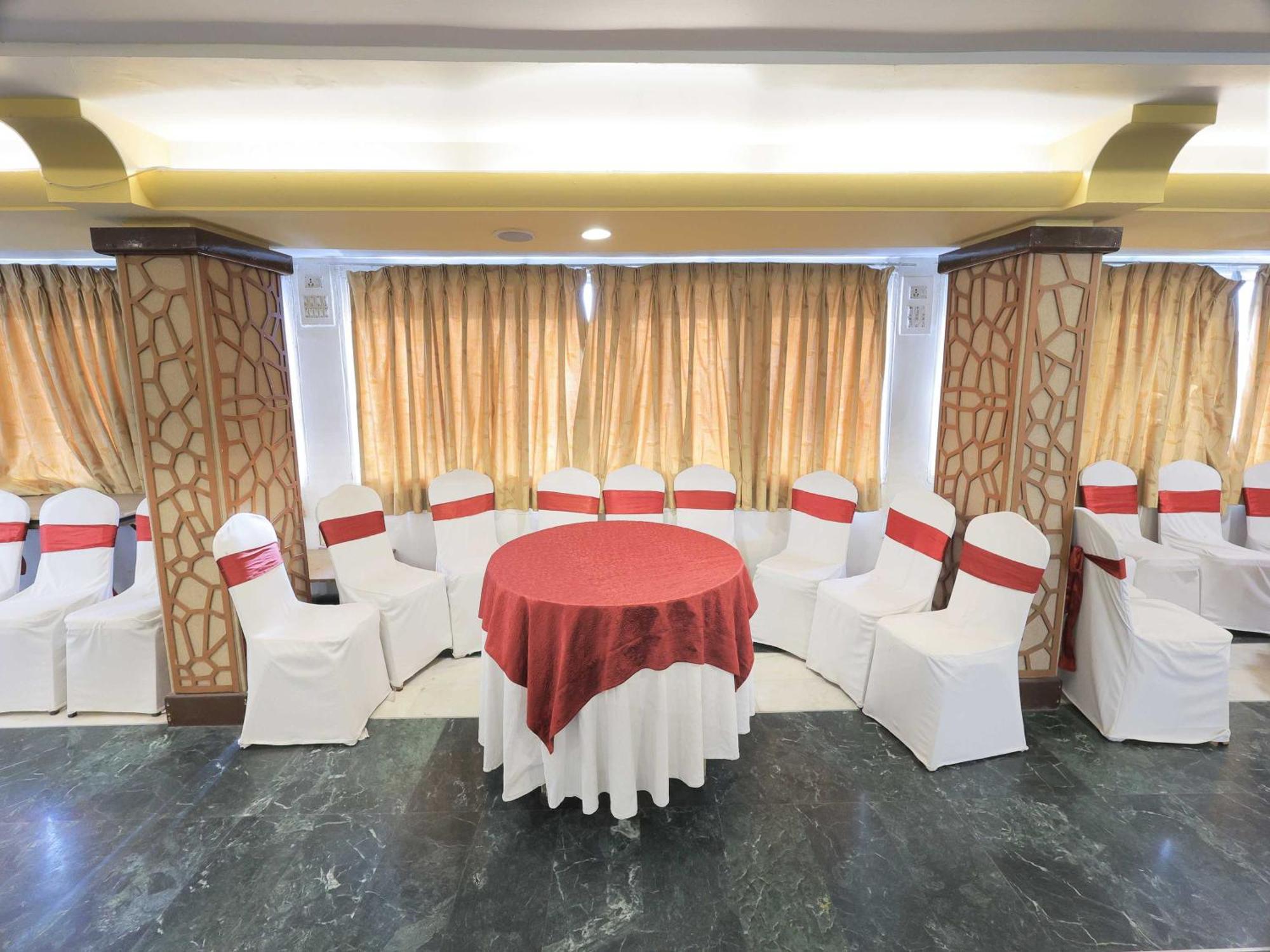Palette Hotel Surya Vadodara Luaran gambar