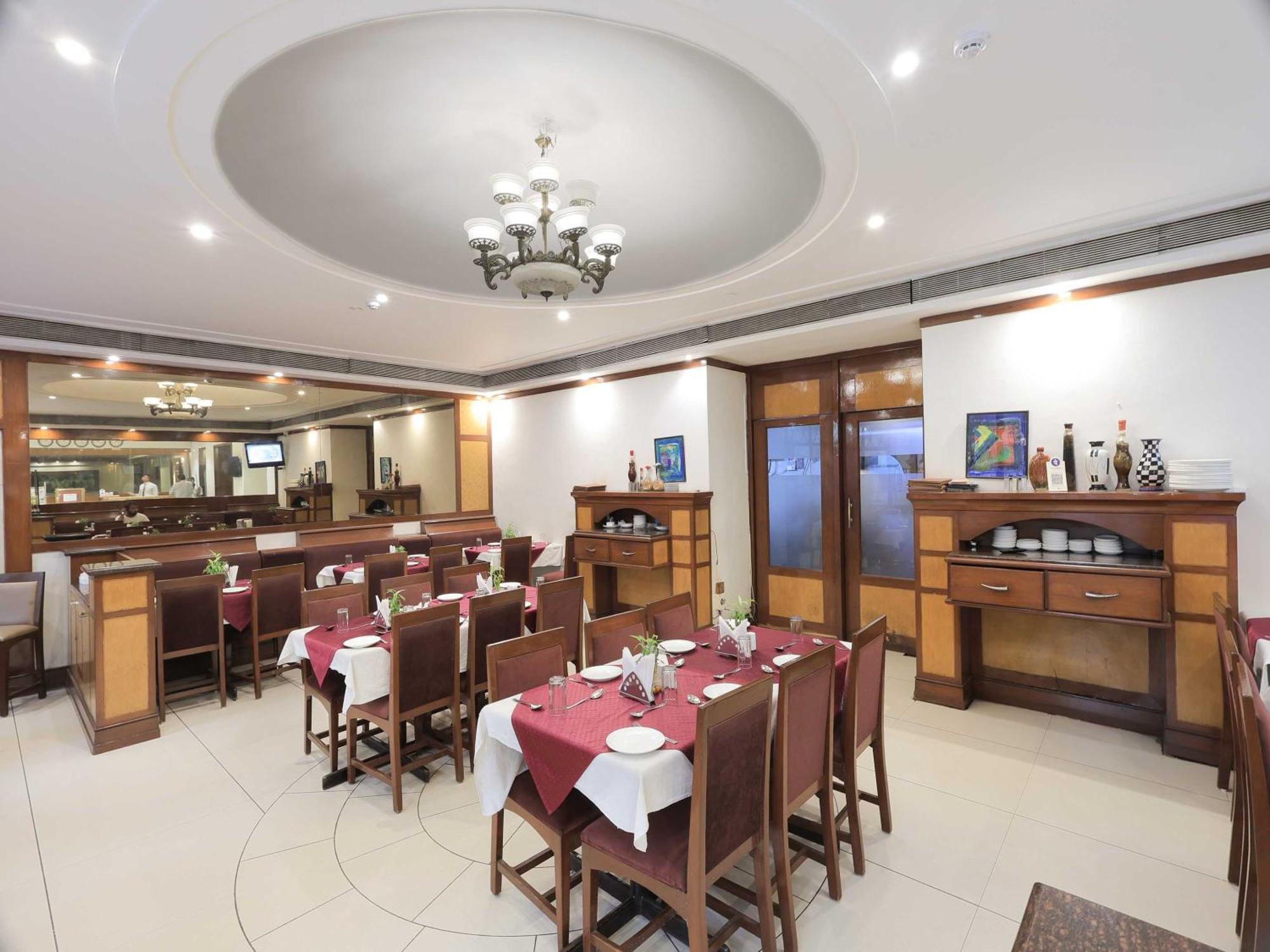 Palette Hotel Surya Vadodara Luaran gambar