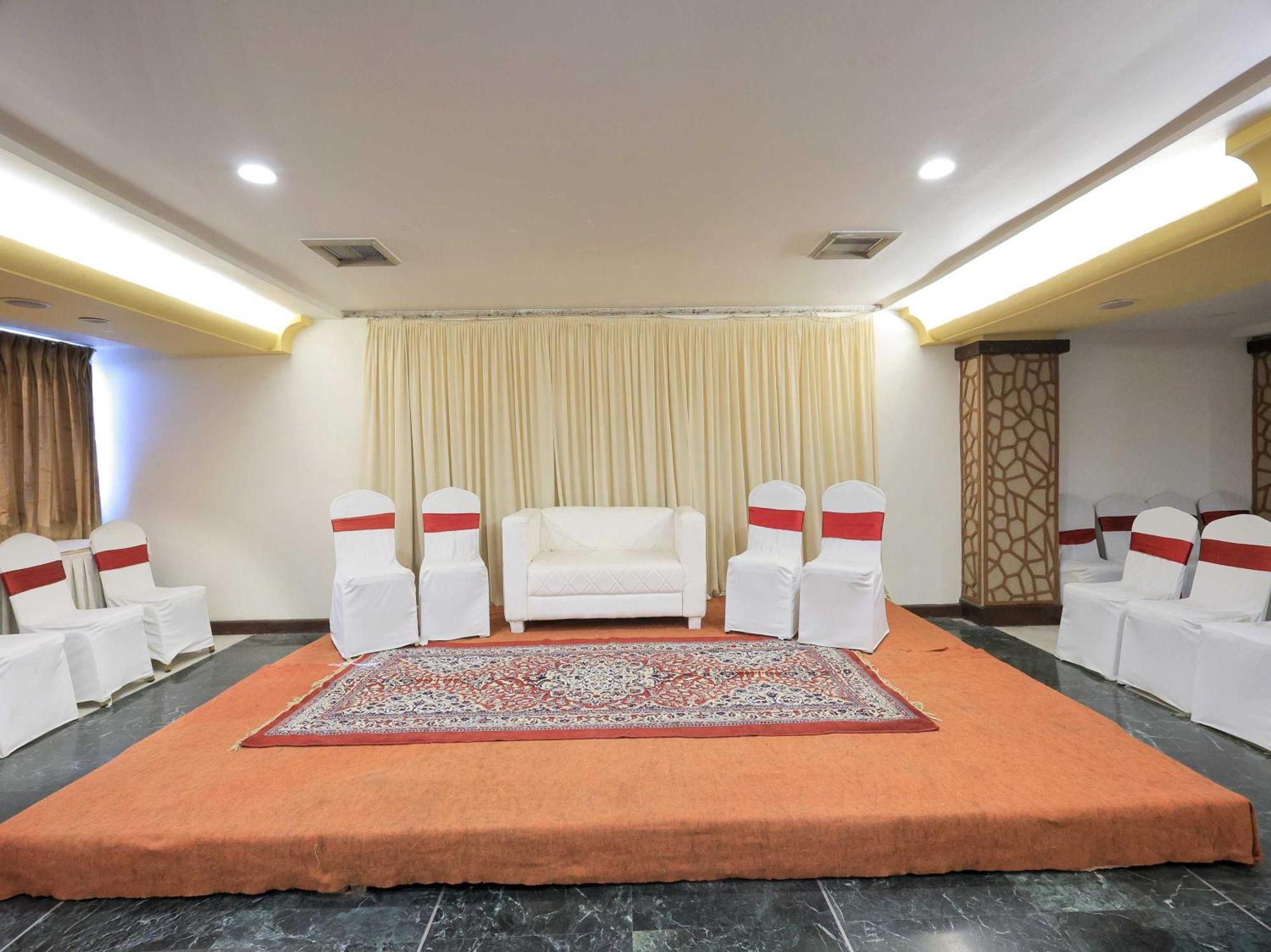 Palette Hotel Surya Vadodara Luaran gambar