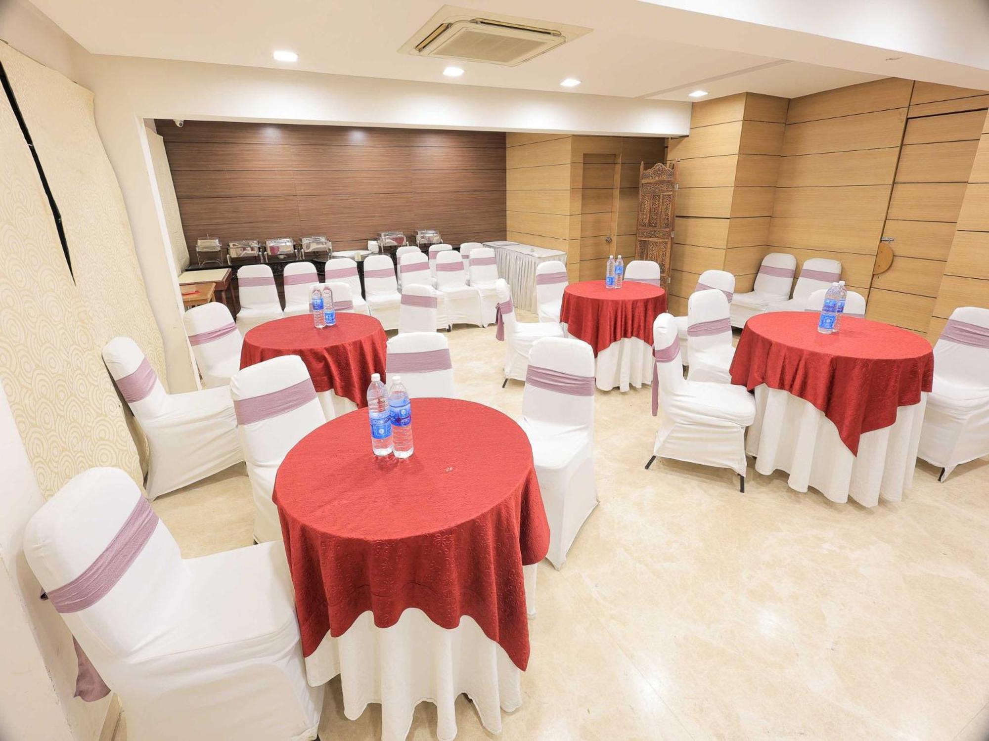 Palette Hotel Surya Vadodara Luaran gambar