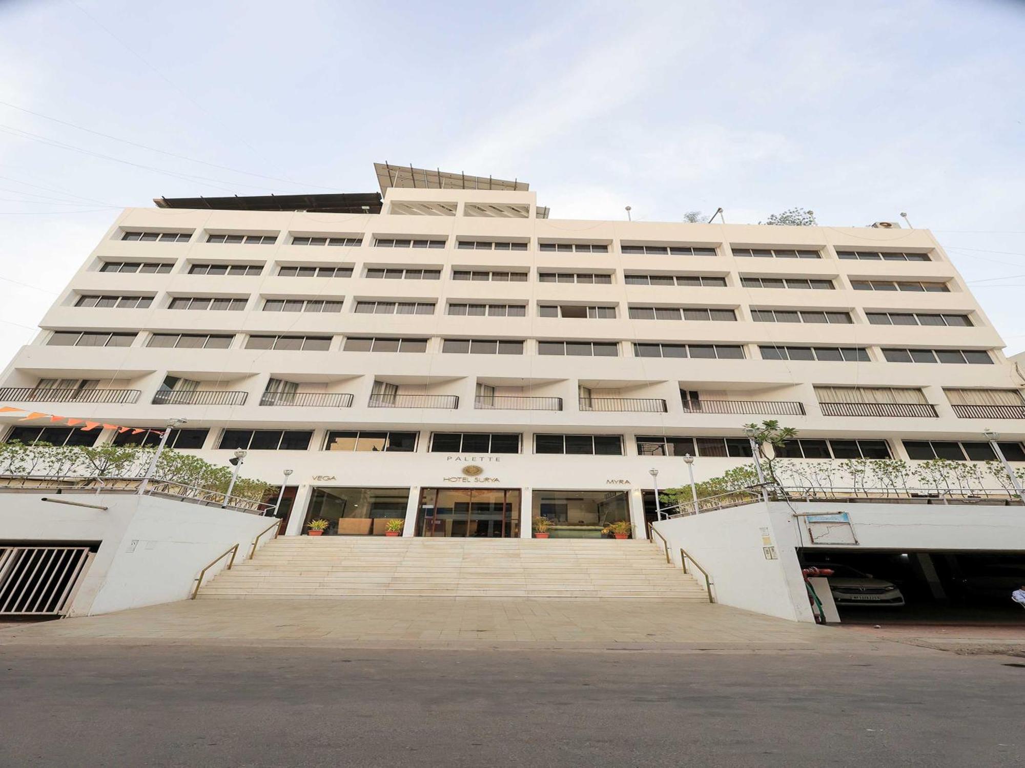 Palette Hotel Surya Vadodara Luaran gambar