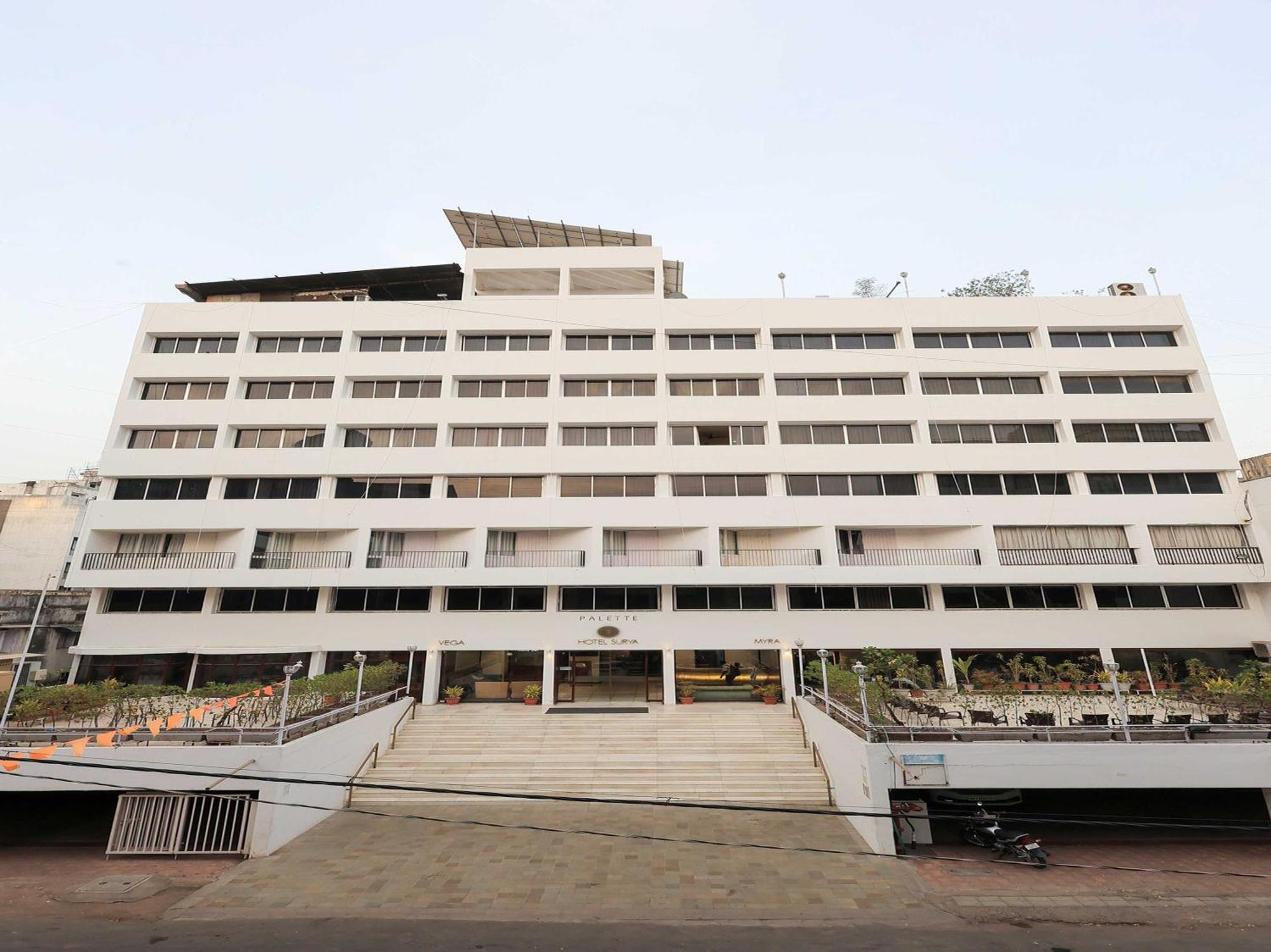 Palette Hotel Surya Vadodara Luaran gambar