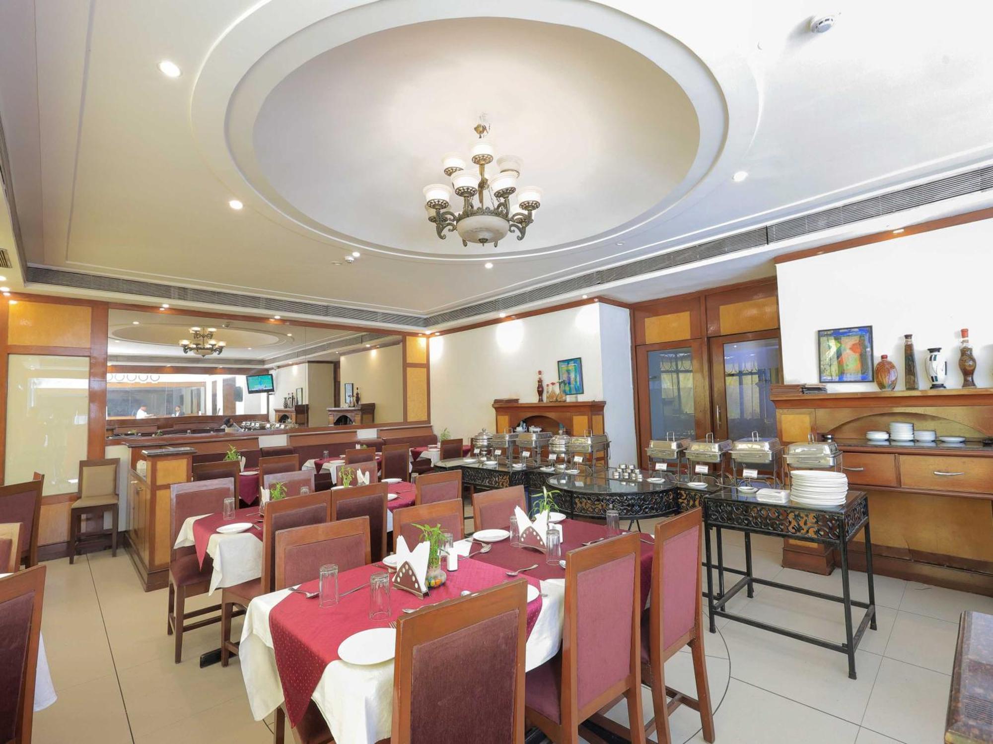 Palette Hotel Surya Vadodara Luaran gambar