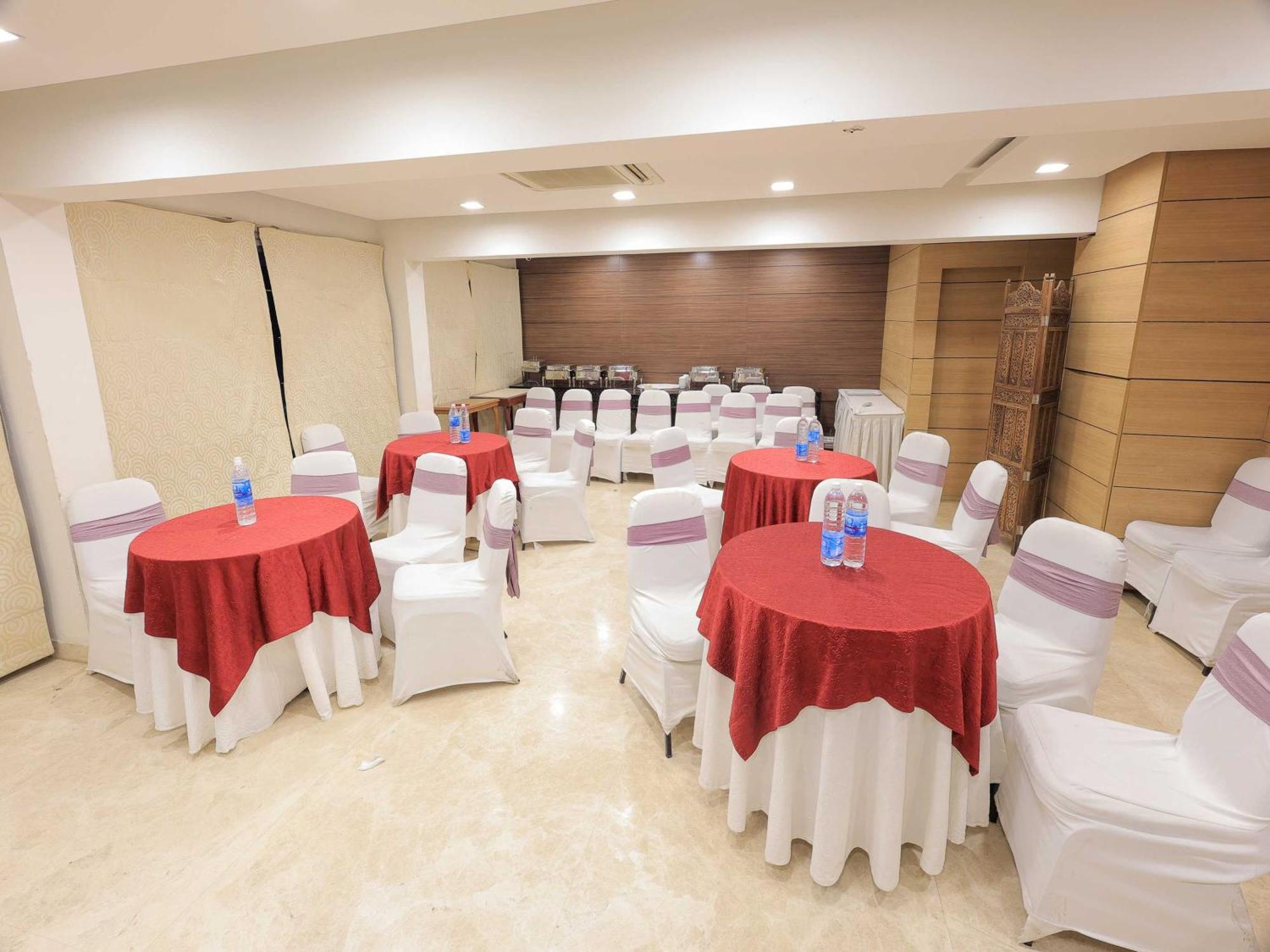 Palette Hotel Surya Vadodara Luaran gambar