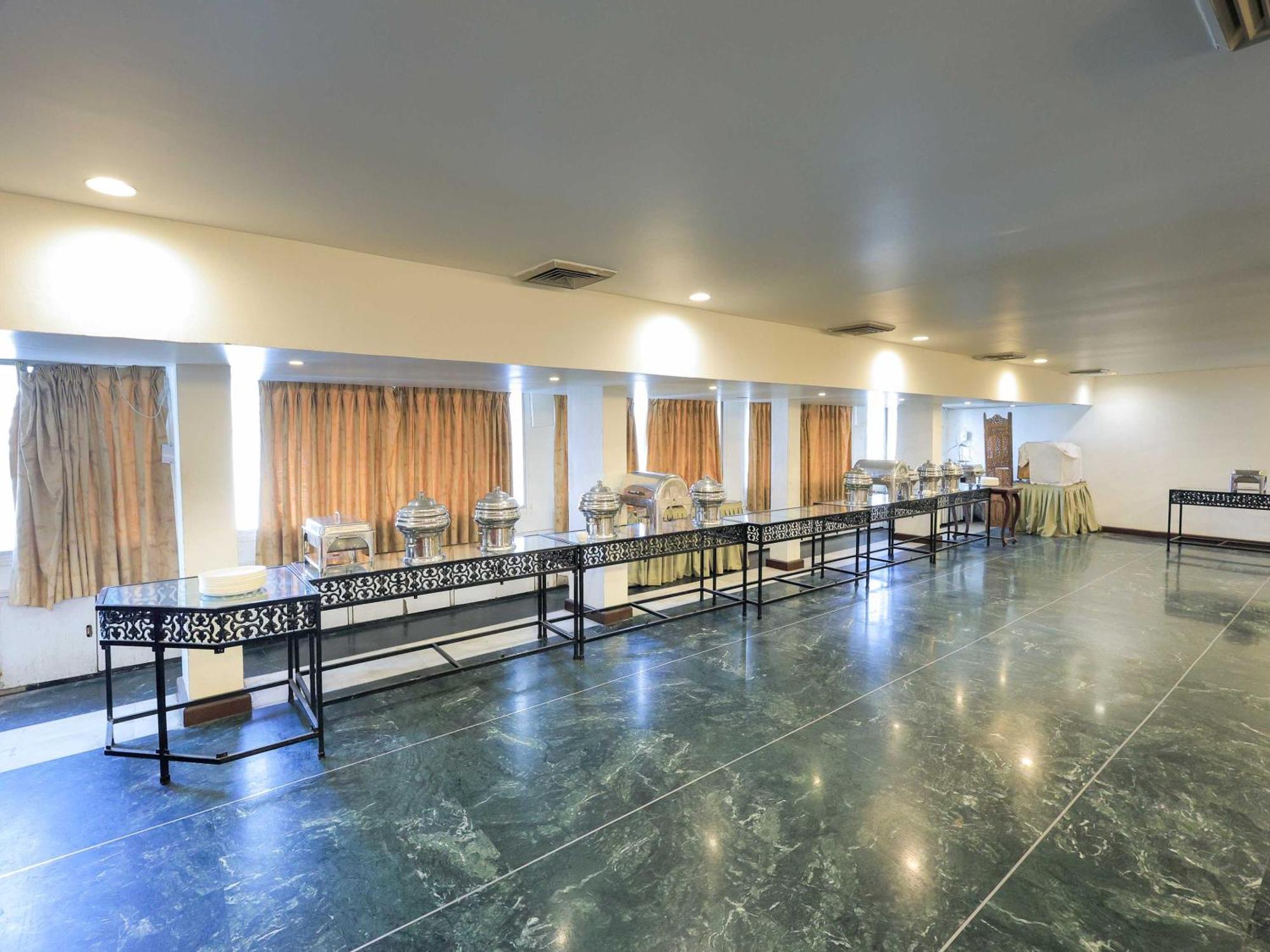 Palette Hotel Surya Vadodara Luaran gambar
