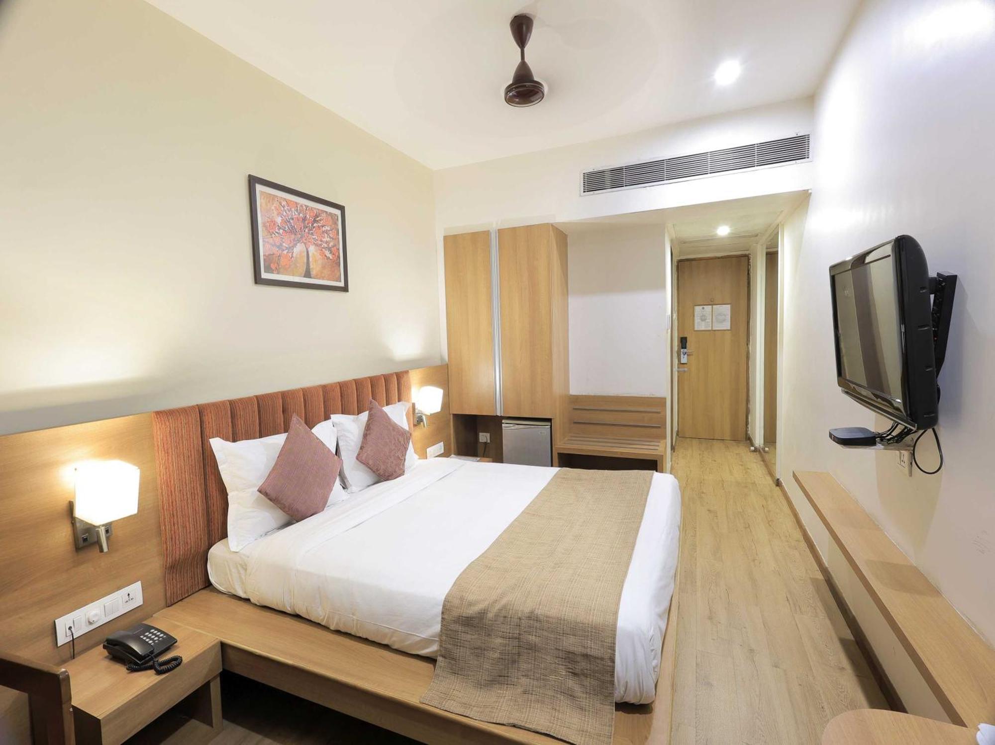 Palette Hotel Surya Vadodara Luaran gambar