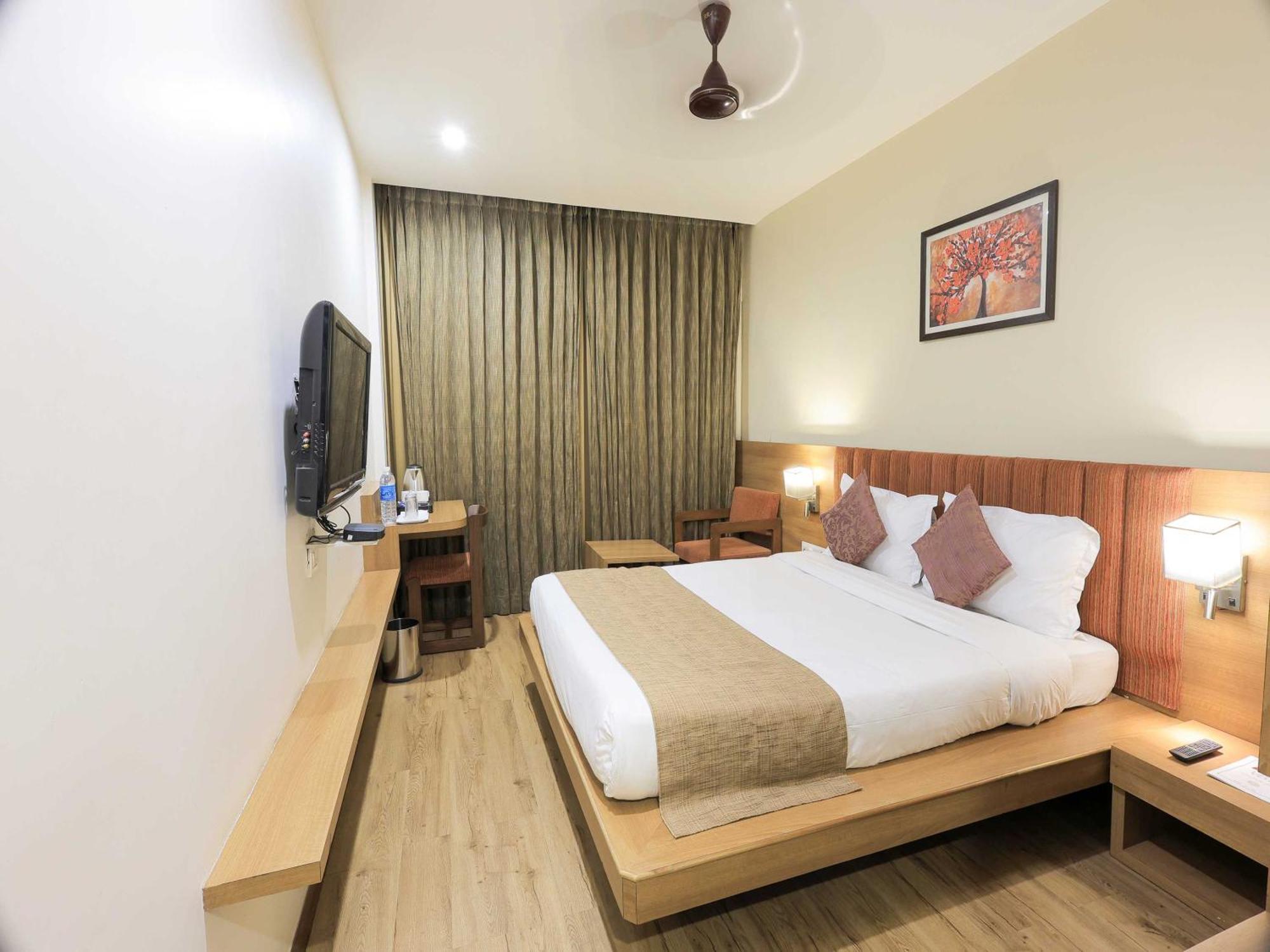 Palette Hotel Surya Vadodara Luaran gambar
