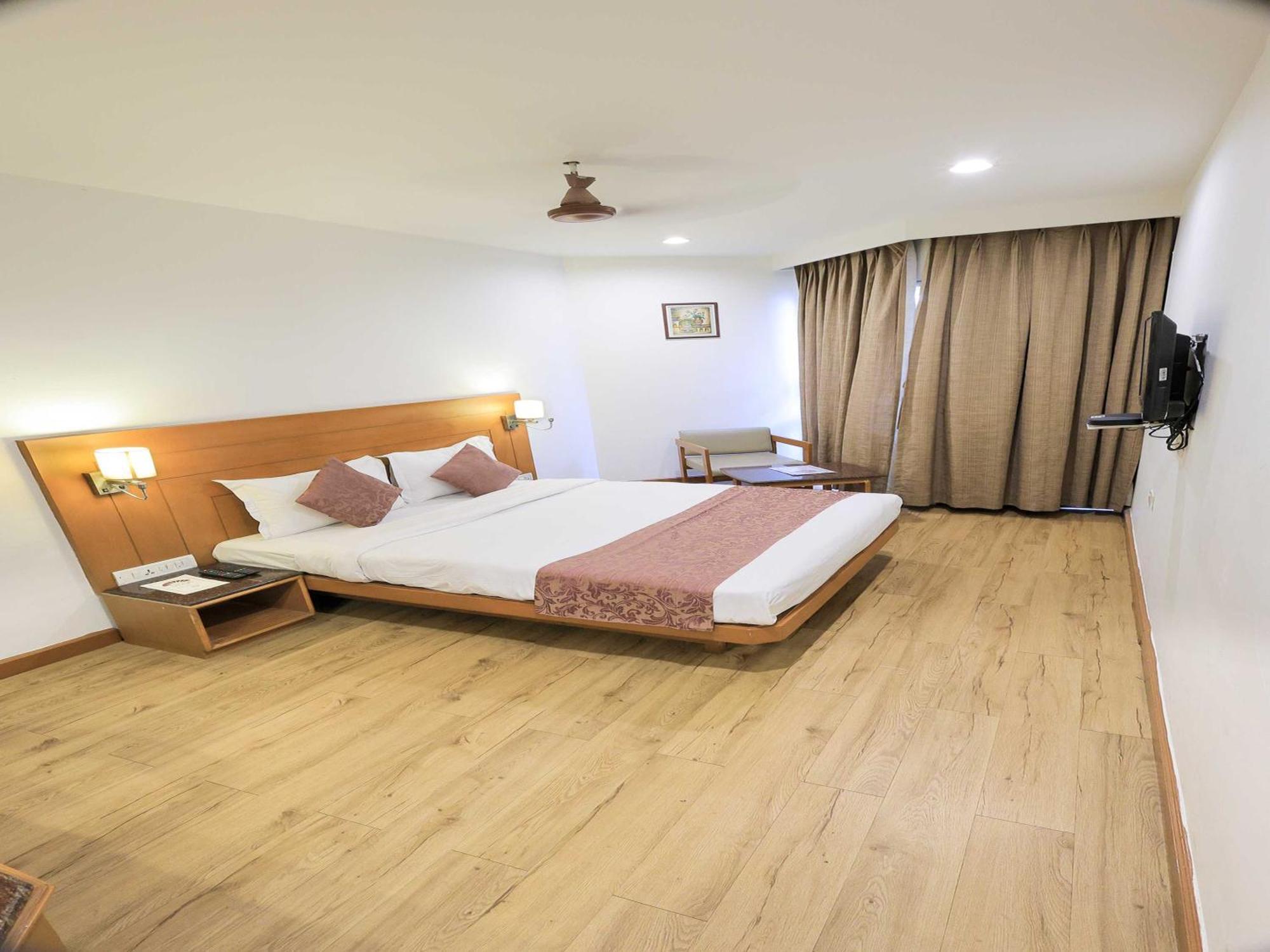 Palette Hotel Surya Vadodara Luaran gambar