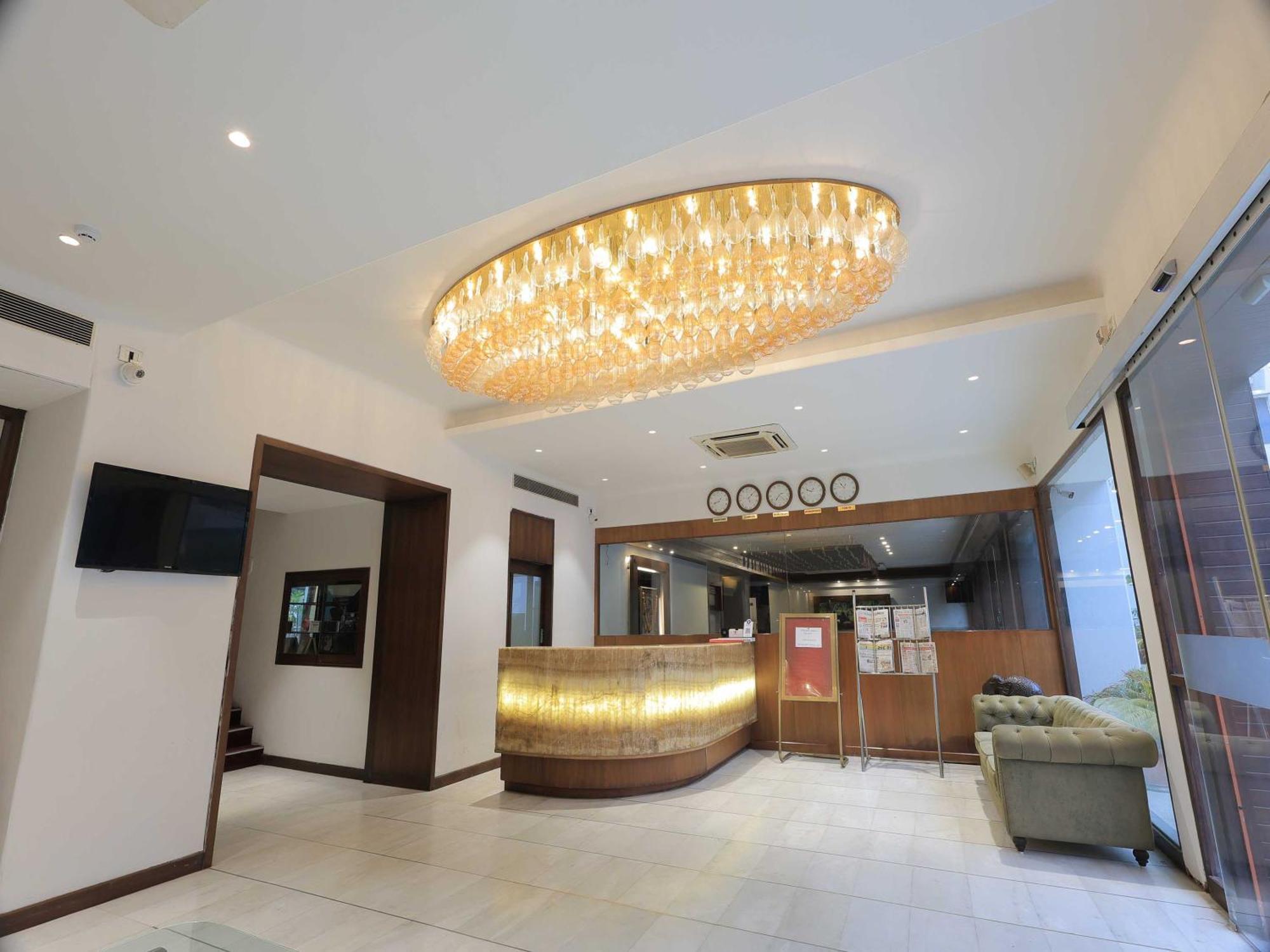 Palette Hotel Surya Vadodara Luaran gambar
