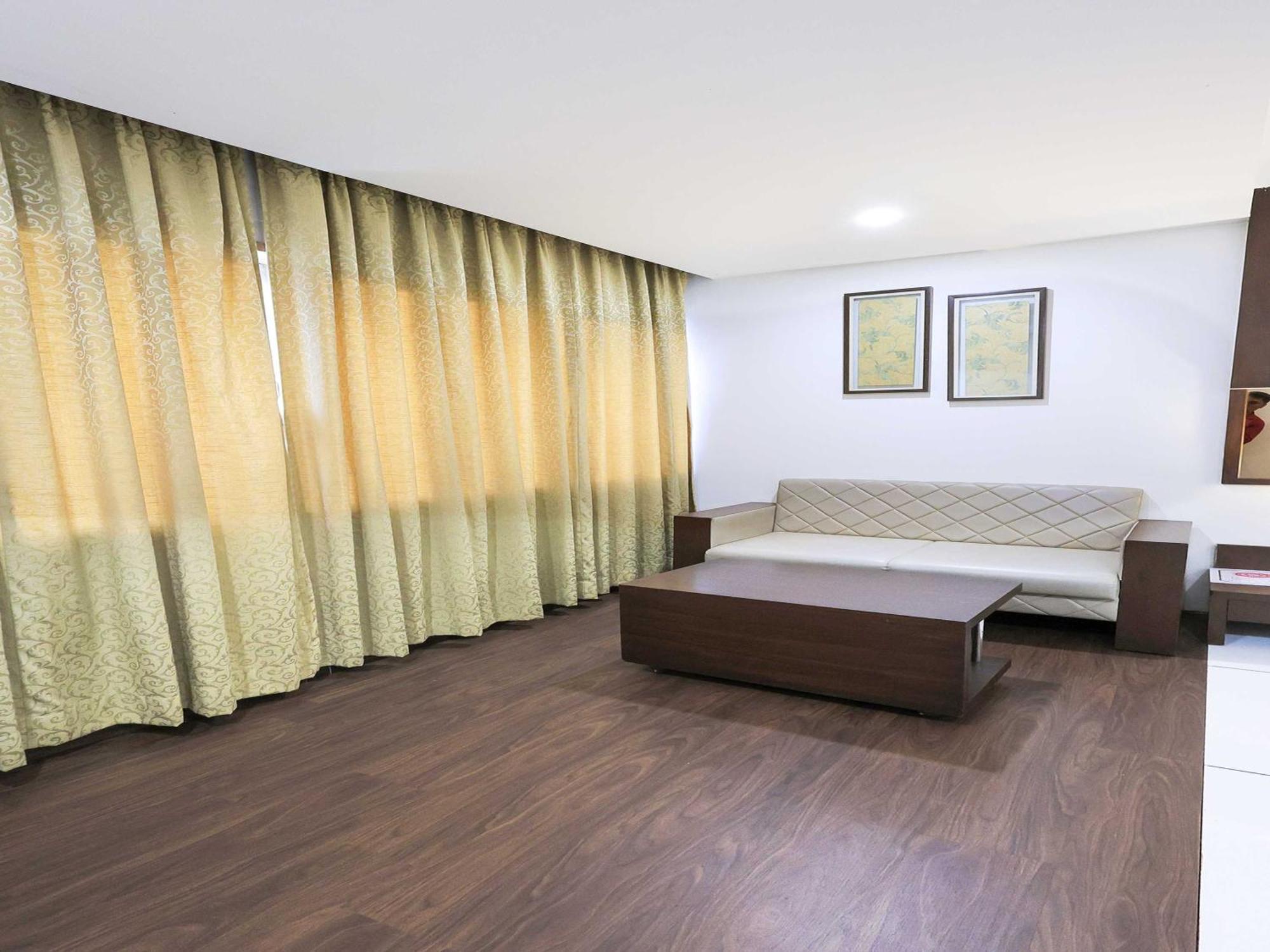 Palette Hotel Surya Vadodara Luaran gambar